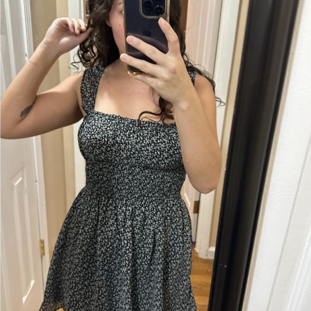 Hollister Saidie Chiffon Flutter Sleeve Mini Dress
